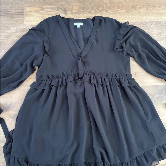 Pretty Lavish Black V-Neck Blouse - Picture 6 of 6